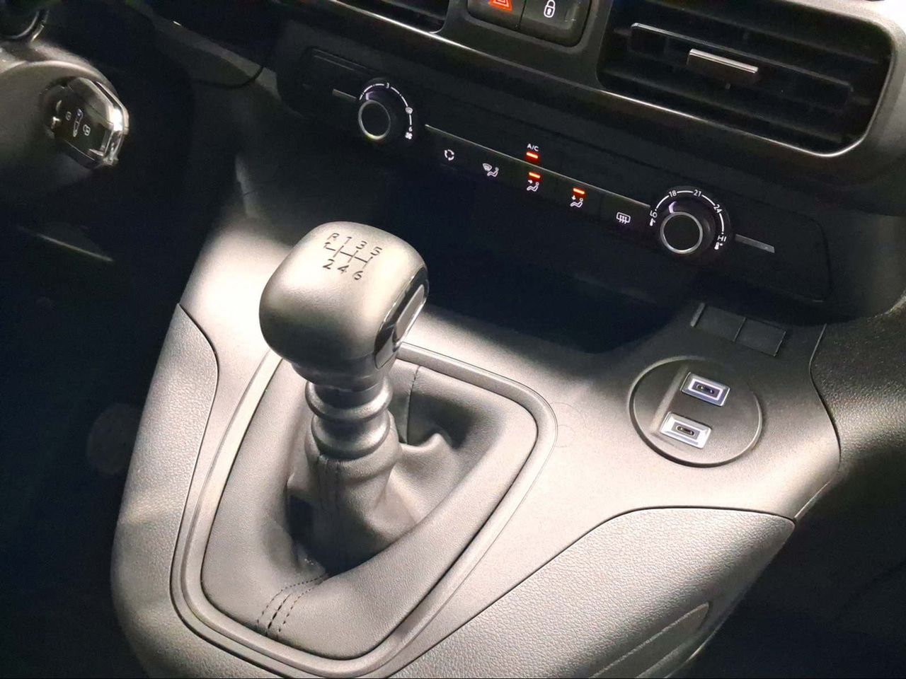 Toyota Proace City N1 L2 GX COMBI 1.5D 75KW 6MT  - Foto 24