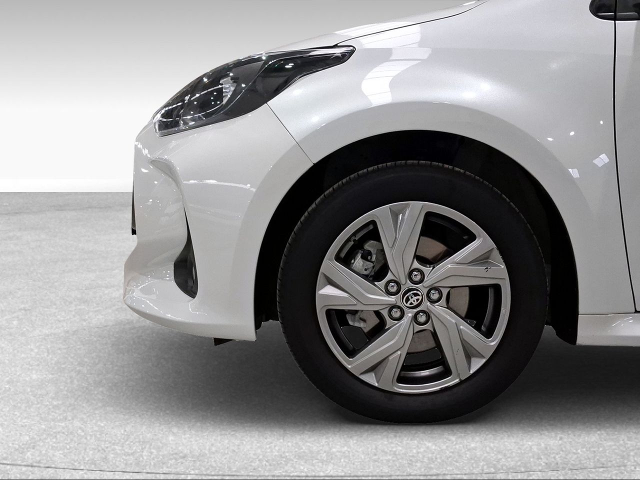 Toyota Yaris 1.5 120H Active Plus  - Foto 17