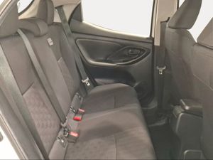 Toyota Yaris 1.5 120H Active Plus  - Foto 8