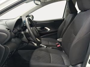 Toyota Yaris 1.5 120H Active Plus  - Foto 13