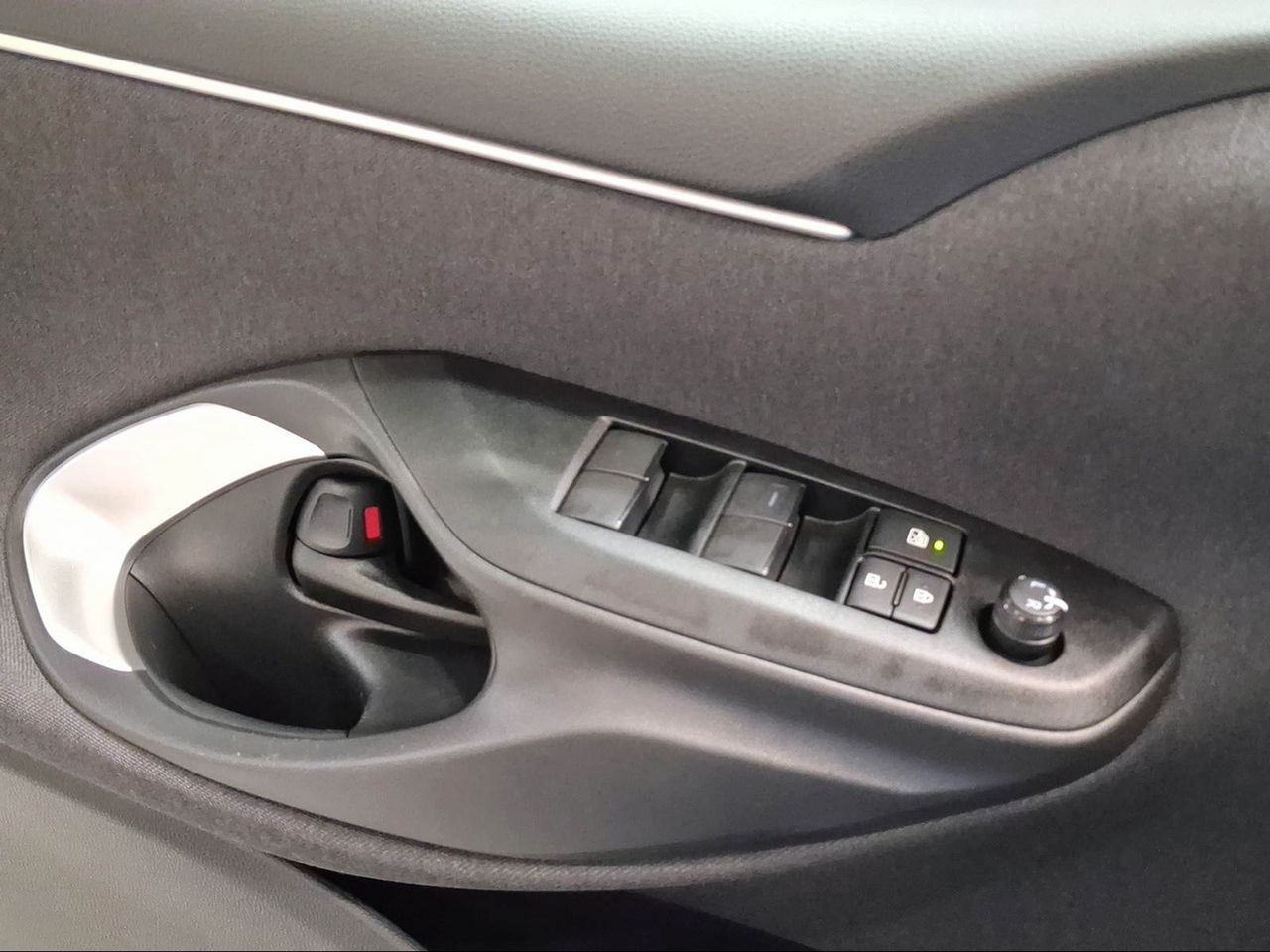 Toyota Yaris 1.5 120H Active Plus  - Foto 22