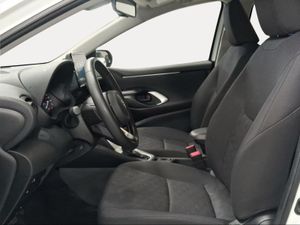 Toyota Yaris 1.5 120H Active Plus  - Foto 13