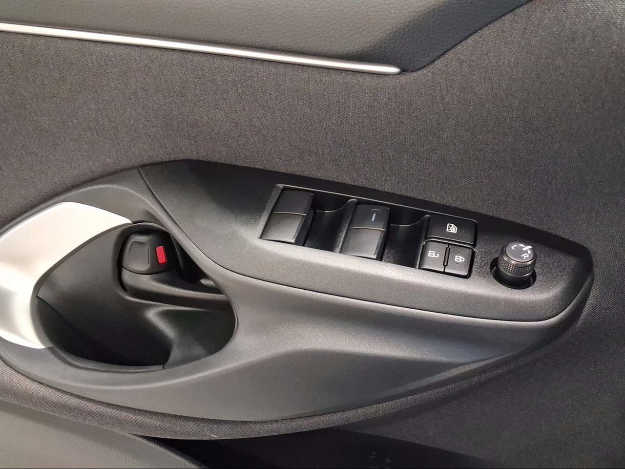 Toyota Yaris 1.5 120H Active Plus  - Foto 23