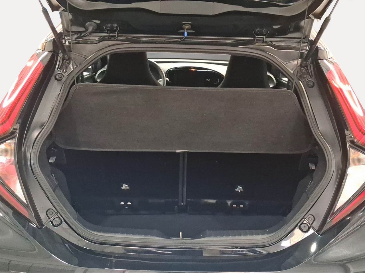 Toyota Aygo X Cross 1.0 VVT-I 72CV Play  - Foto 11