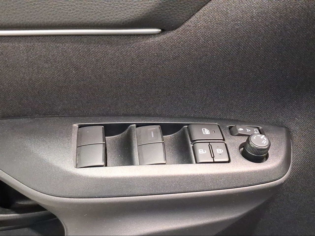 Toyota Yaris Cross 1.5 130H Active Plus  - Foto 24
