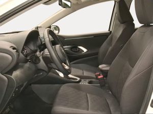 Toyota Yaris 1.5 120H Active Plus  - Foto 13