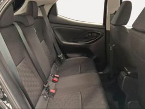 Toyota Yaris 1.5 120H Active Plus  - Foto 8