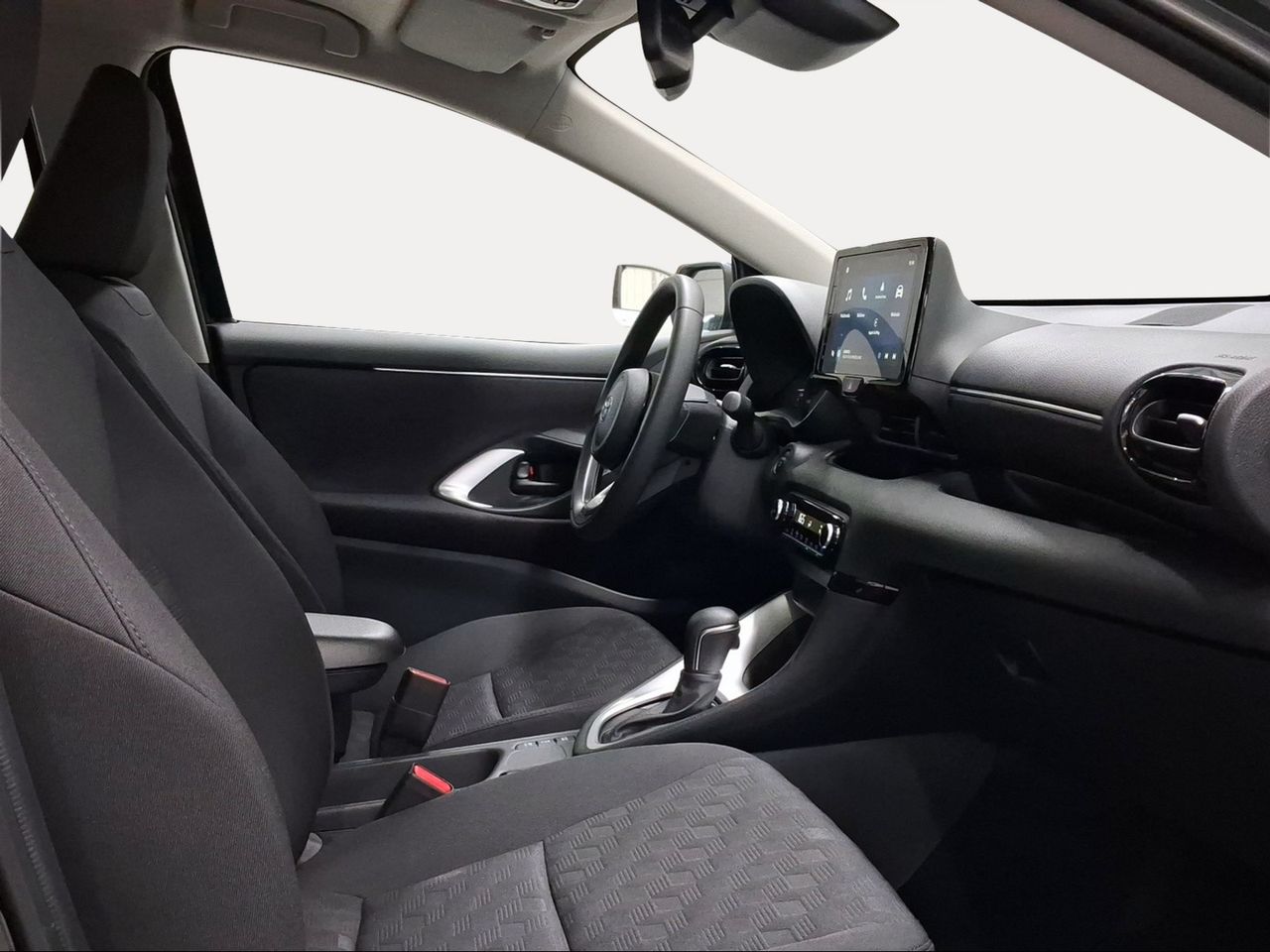 Toyota Yaris 1.5 120H Active Plus  - Foto 7