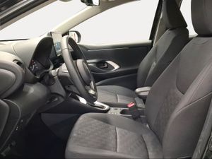 Toyota Yaris 1.5 120H Active Plus  - Foto 13