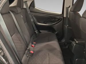 Toyota Yaris 1.5 120H Active Plus  - Foto 8