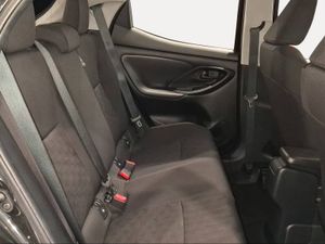 Toyota Yaris 1.5 120H Active Plus  - Foto 8