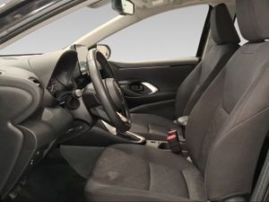 Toyota Yaris 1.5 120H Active Plus  - Foto 13