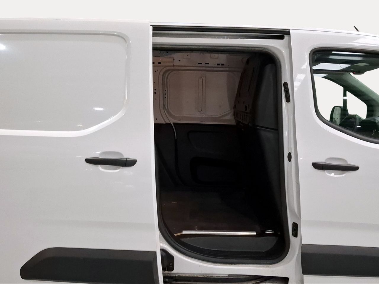 Toyota Proace City L1 1PL VAN GX 1.5D 100CV M/T 6V  - Foto 12