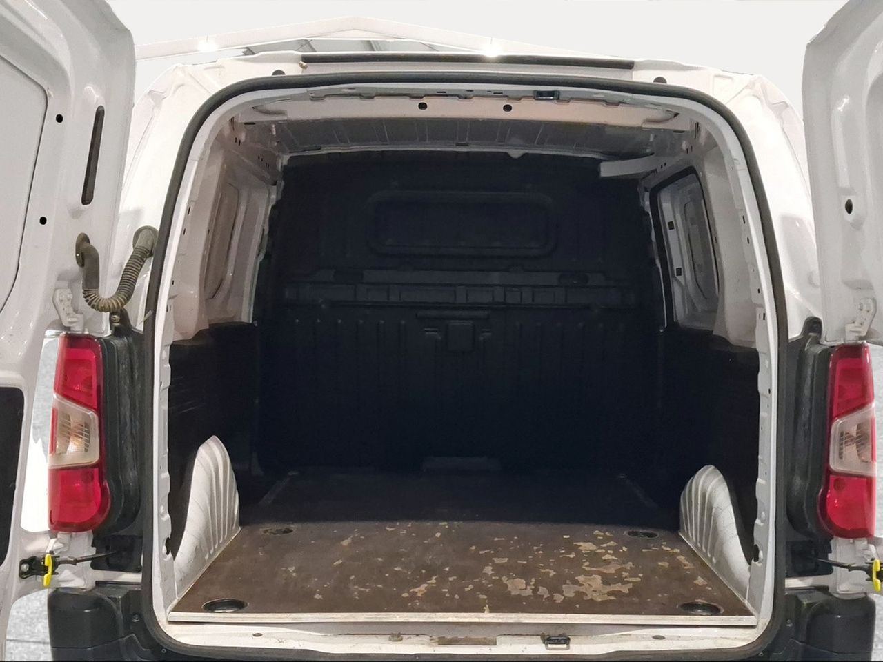 Toyota Proace City L1 1PL VAN GX 1.5D 100CV M/T 6V  - Foto 11