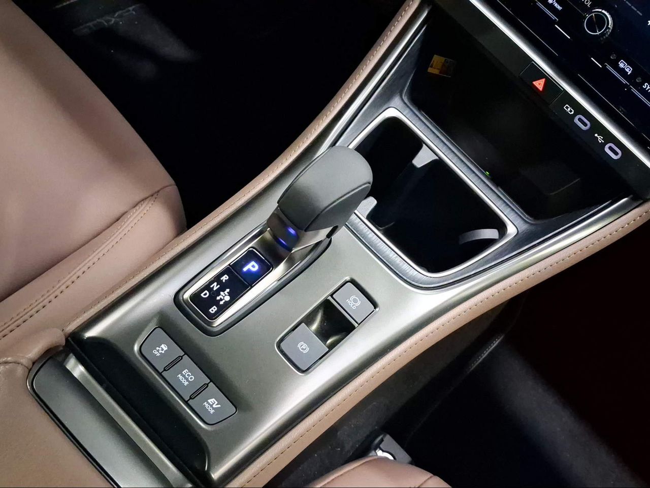 Lexus LBX 1.5 136cv HEV Elegant+  - Foto 14