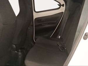 Toyota Aygo X Cross 1.0 VVT-I 72CV Play  - Foto 12