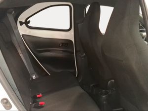 Toyota Aygo X Cross 1.0 VVT-I 72CV Play  - Foto 8