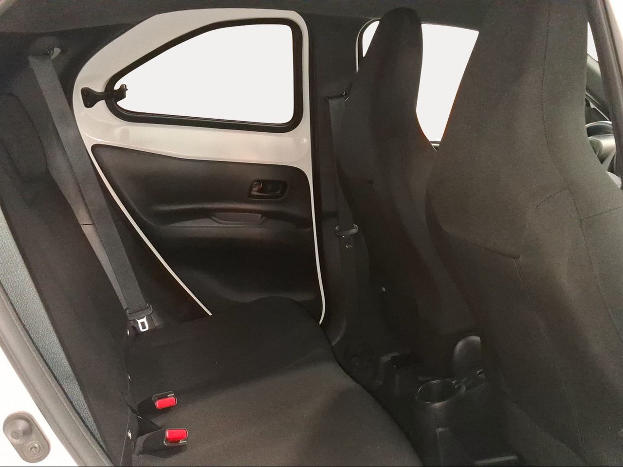 Toyota Aygo X Cross 1.0 VVT-I 72CV Play  - Foto 8