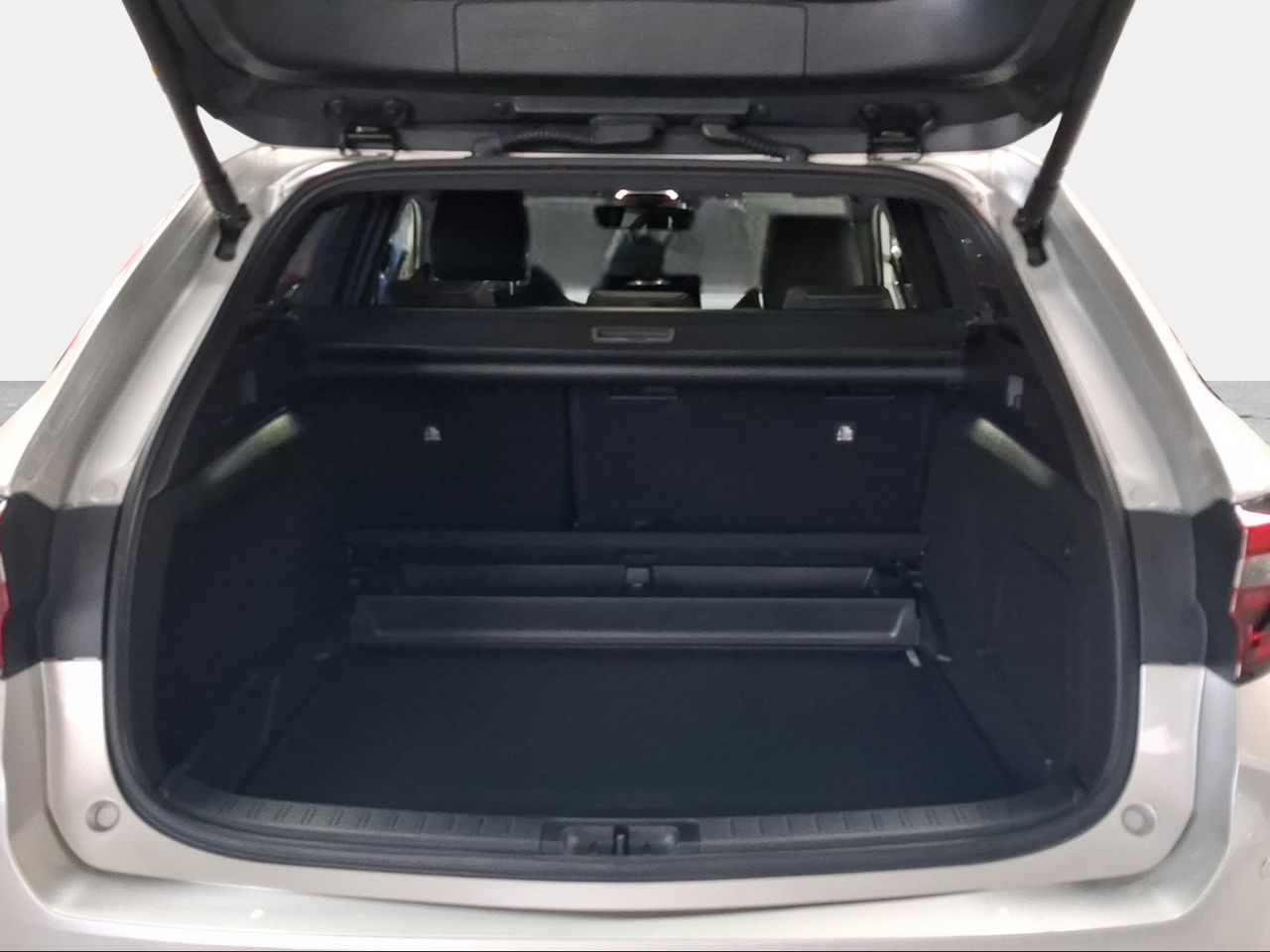 Toyota Corolla 200H Style EditionTouring Sport  - Foto 11