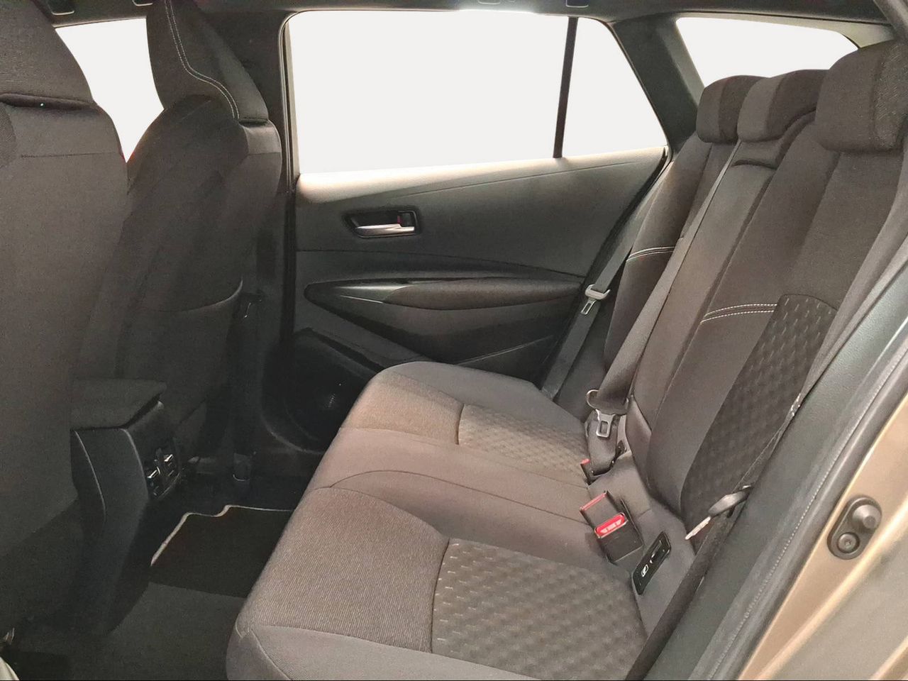 Toyota Corolla 140H Active Plus Touring Sport  - Foto 12
