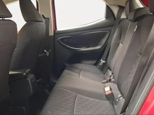 Toyota Yaris 1.5 120H Active Plus  - Foto 12