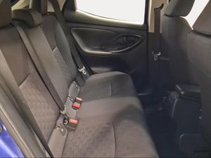 Toyota Yaris 1.5 120H Active Plus  - Foto 8
