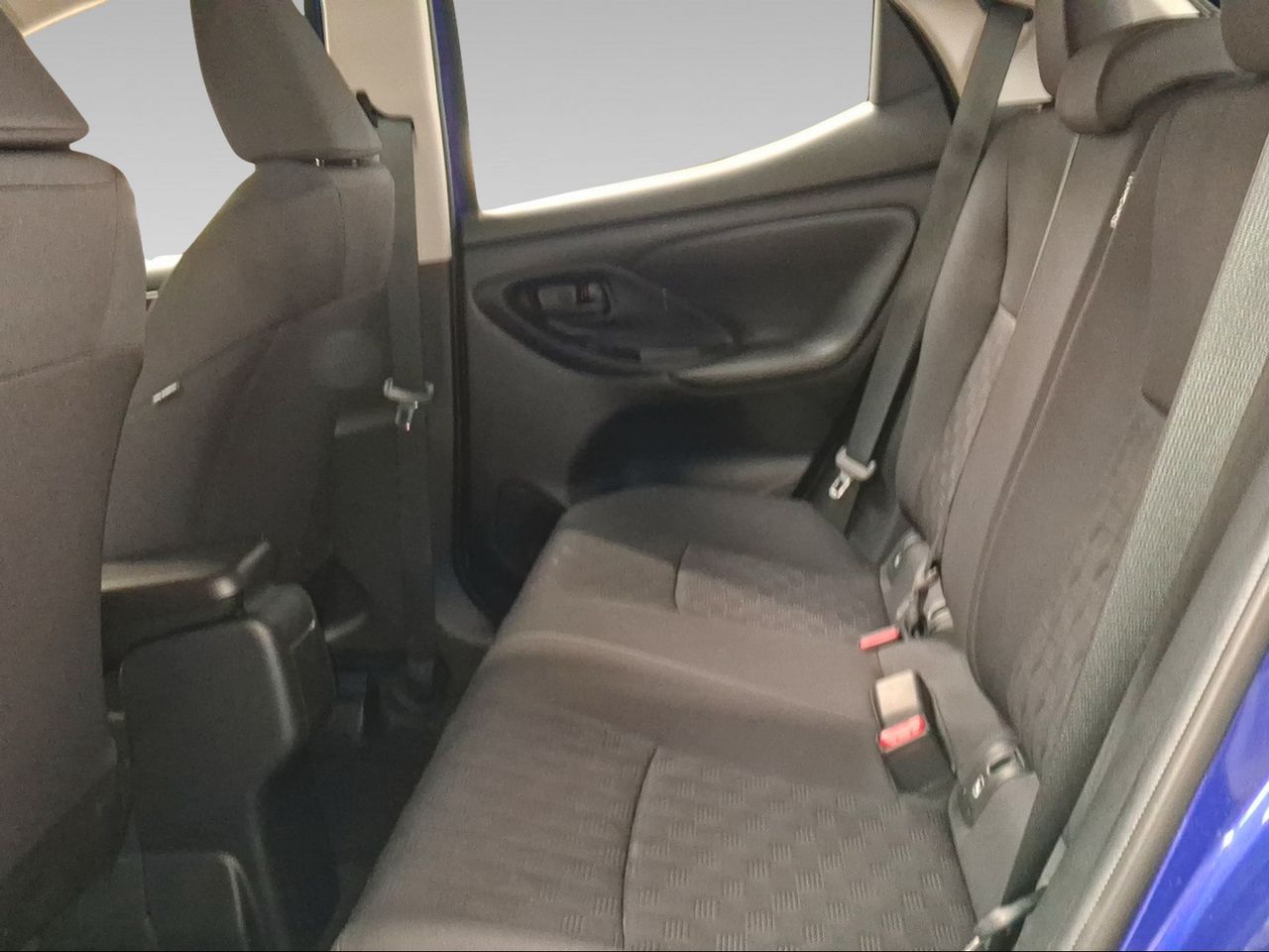 Toyota Yaris 1.5 120H Active Plus  - Foto 12