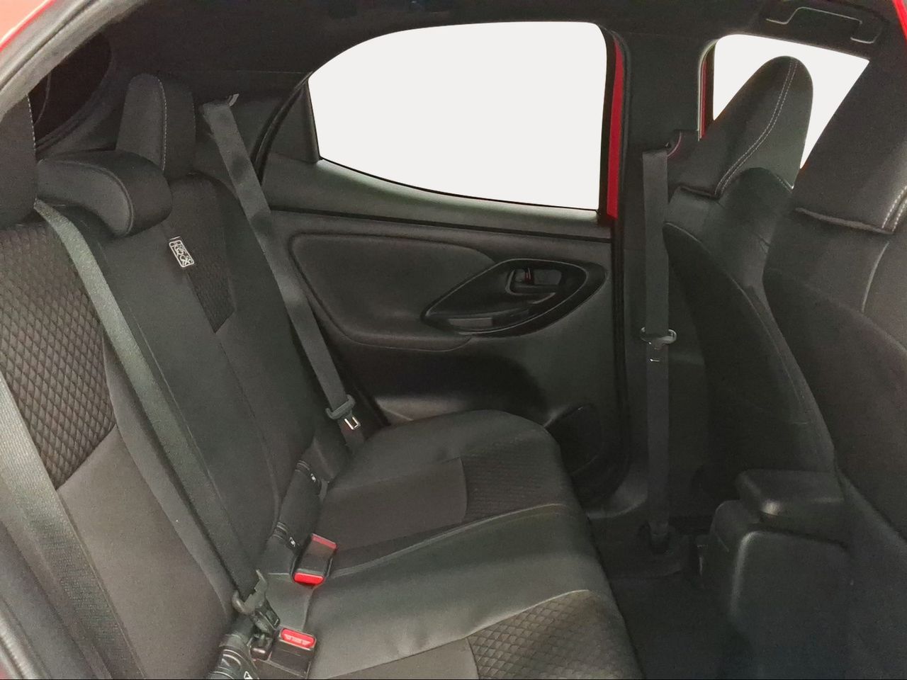 Toyota Yaris 1.5 120H Style Plus  - Foto 8