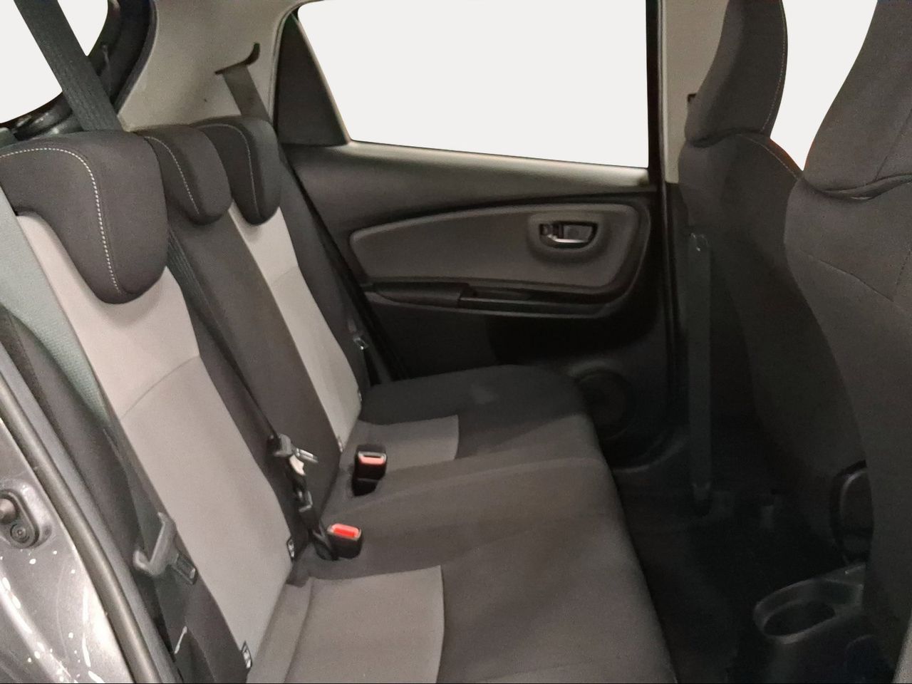 Toyota Yaris 1.5 110 Active Tech  - Foto 8