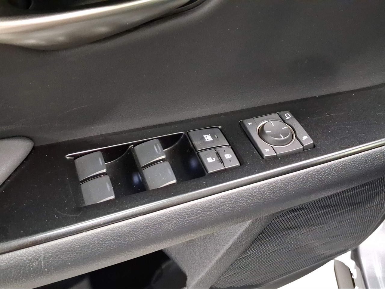 Lexus UX 2.0 250h Business  - Foto 17