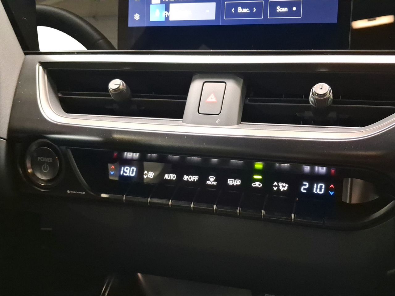 Lexus UX 2.0 300h UX Plus  - Foto 16