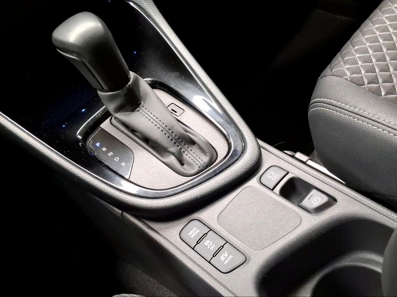 Toyota Yaris 1.5 120H Style  - Foto 22