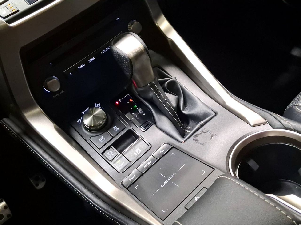 Lexus NX 2.5 300h F Sport Panorámico 4WD  - Foto 15