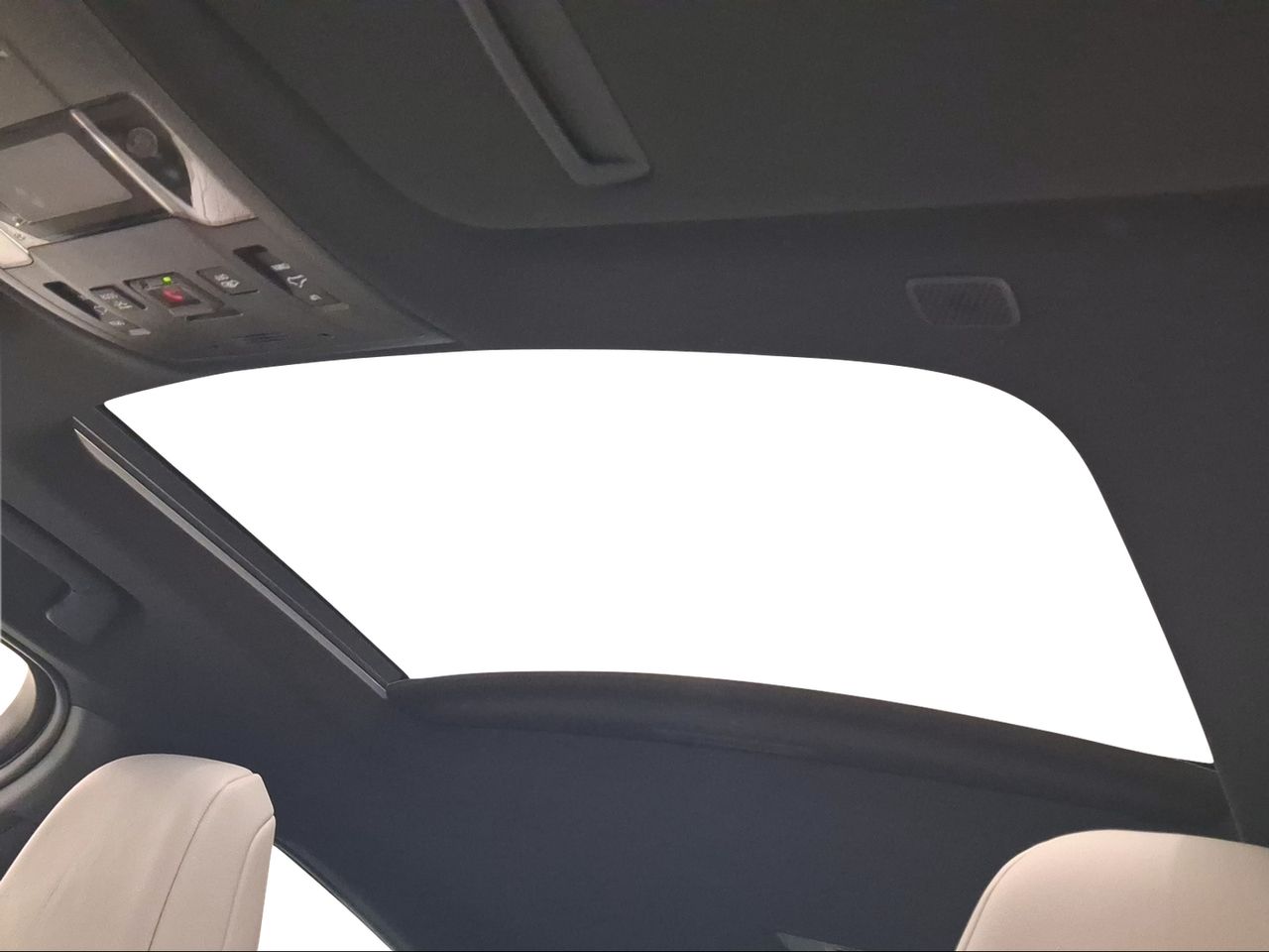 Lexus UX 2.0 300h Relax Plus  - Foto 17