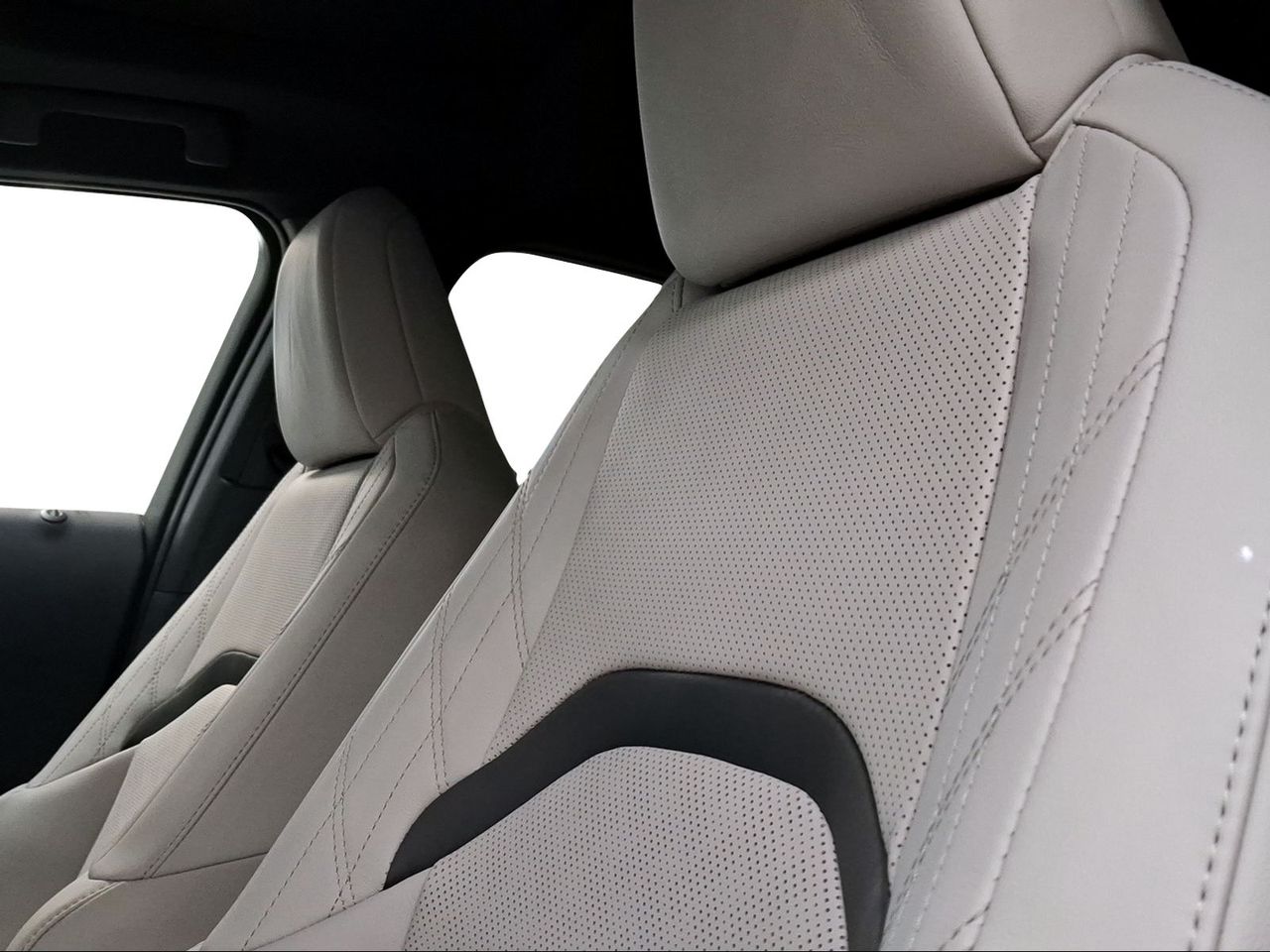 Lexus UX 2.0 300h Relax Plus  - Foto 18