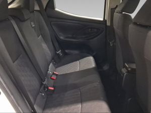 Toyota Yaris 1.5 120H Active Plus  - Foto 8
