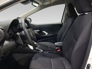 Toyota Yaris 1.5 120H Active Plus  - Foto 13