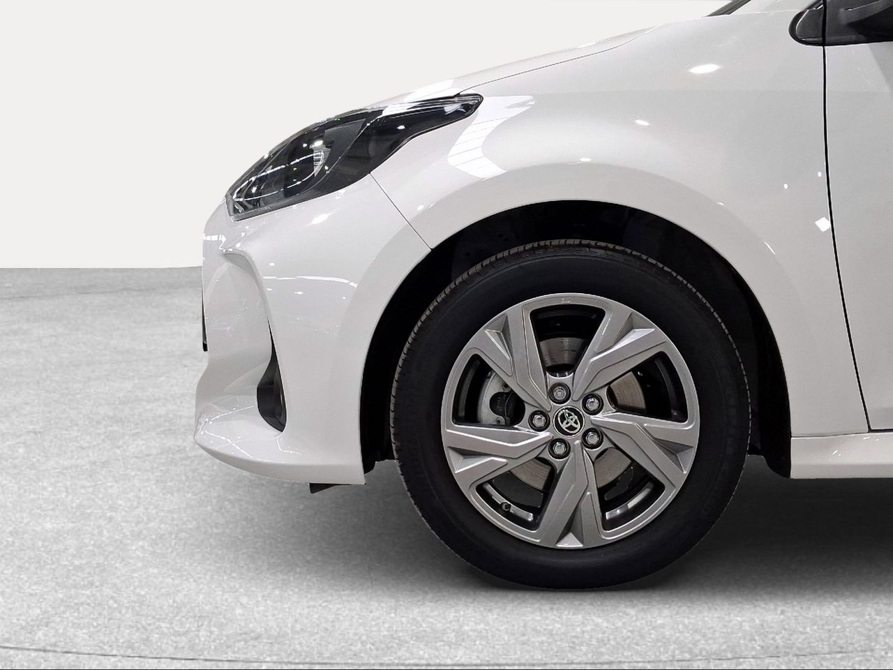 Toyota Yaris 1.5 120H Active Plus  - Foto 17