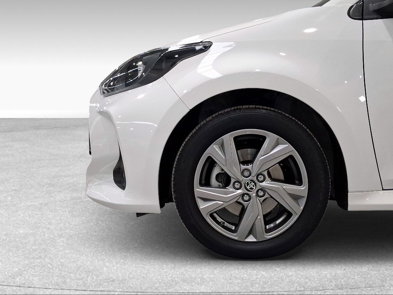 Toyota Yaris 1.5 120H Active Plus  - Foto 17