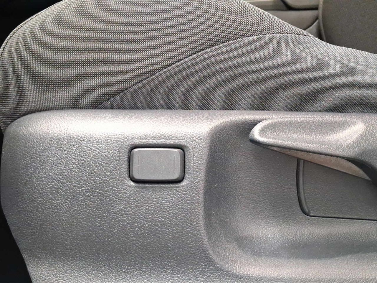 Toyota C-HR 1.8 Advance Hybrid 140  - Foto 23