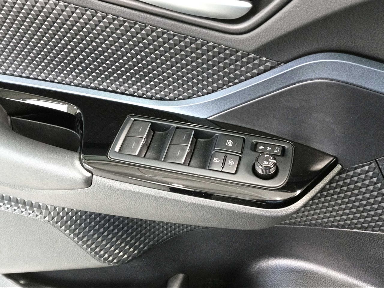 Toyota C-HR 1.8 125H Advance  - Foto 22