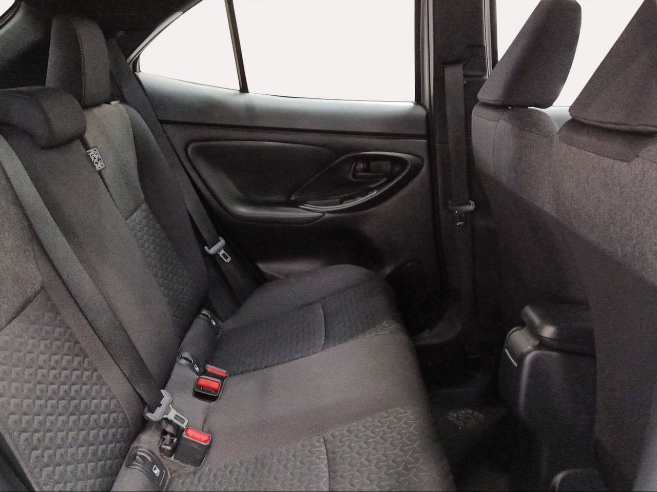 Toyota Yaris Cross 1.5 120H Active Tech  - Foto 8