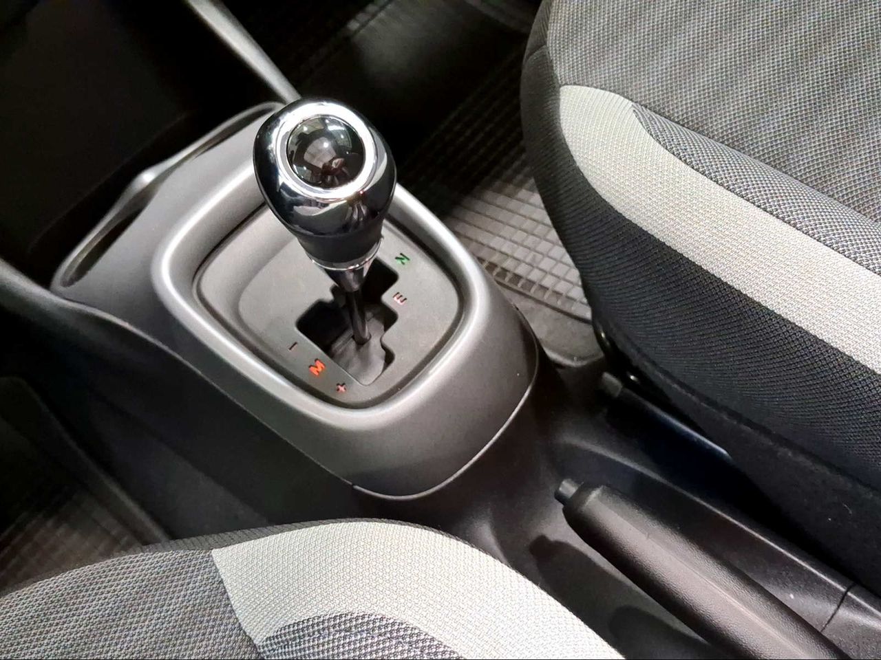 Toyota Aygo 1.0 70 x-play x-shift sky  - Foto 24