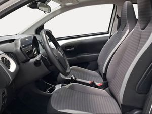 Toyota Aygo 1.0 70 x-play x-shift sky  - Foto 13