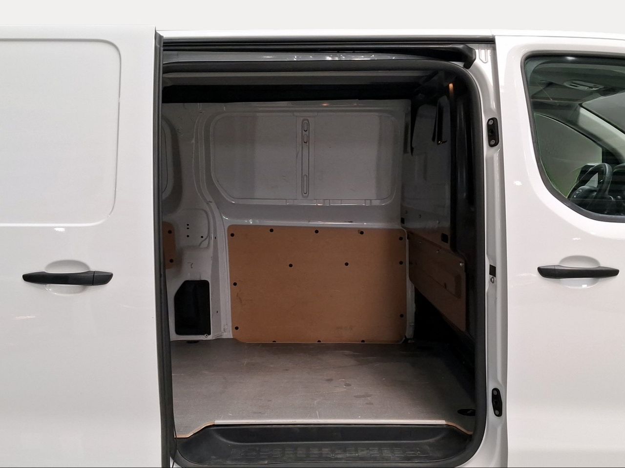 Toyota Proace L1 1PL VAN GX 1.5D 100CV M/T 6V  - Foto 8