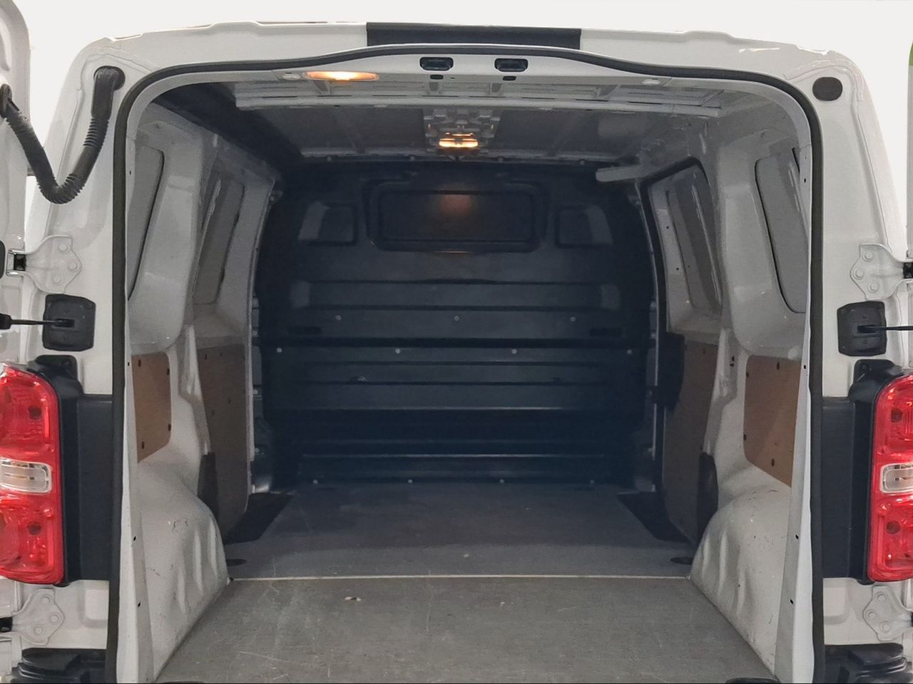 Toyota Proace L1 1PL VAN GX 1.5D 100CV M/T 6V  - Foto 11