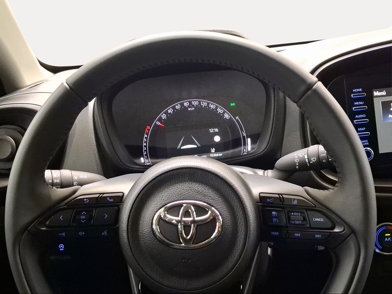 Toyota Aygo X Cross 1.0 VVT-I 72CV Play Automático  - Foto 14