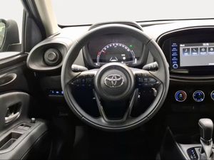 Toyota Aygo X Cross 1.0 VVT-I 72CV Play Automático  - Foto 10