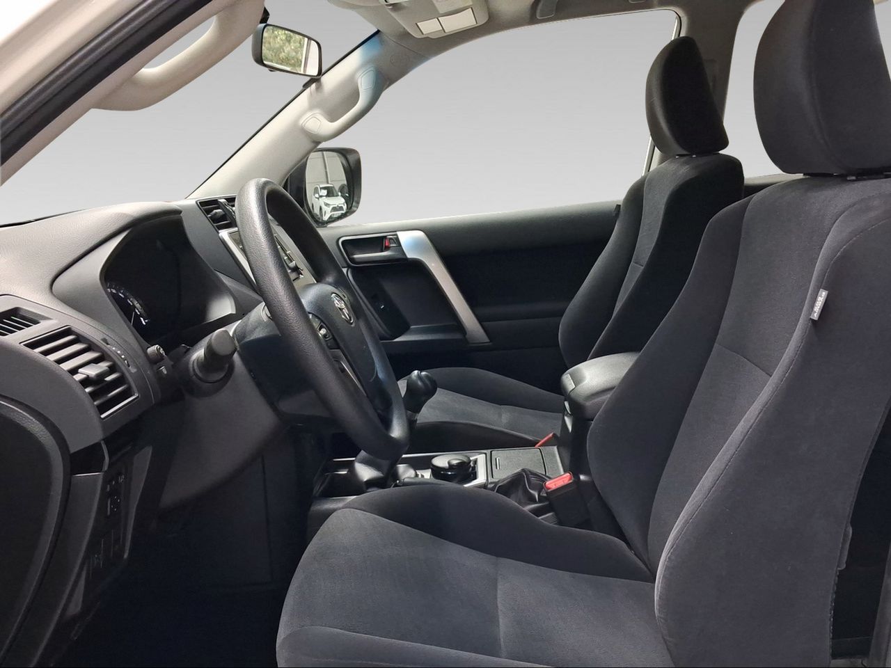 Toyota Land Cruiser 2.8 D-4D GX  - Foto 13