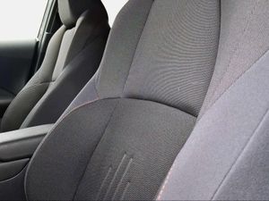Toyota C-HR 1.8 Advance Hybrid 140  - Foto 23